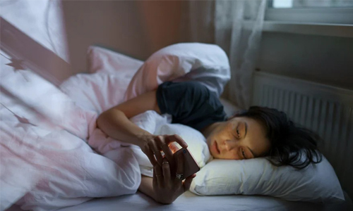 Why the 'Bed Rotting' Trend is Bad for Your Eye Health