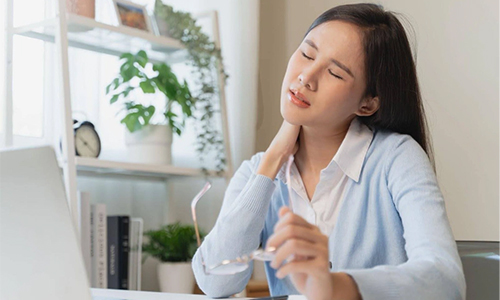 10 Surprising Causes of Neck Pain You Might Be Overlooking